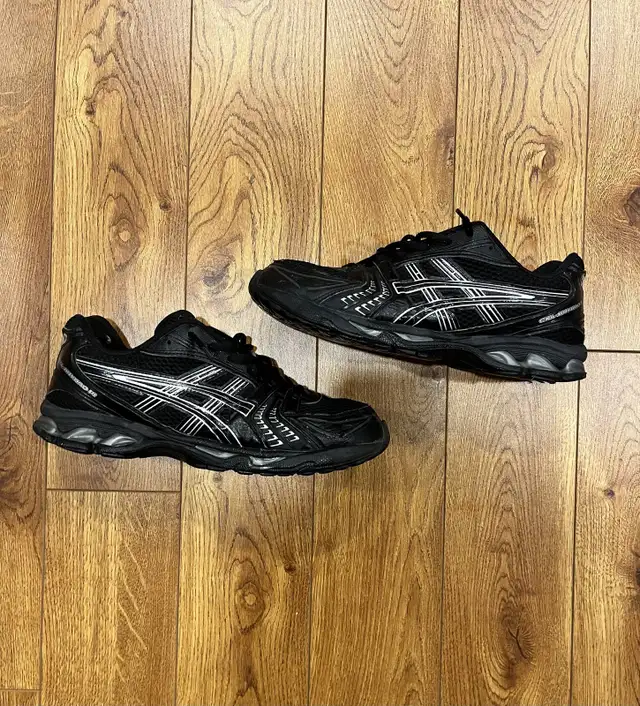 Asics Gel-Kayano 14  in Men's Shoes in Oakville / Halton Region - Image 2
