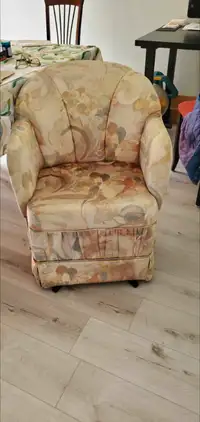Chaise de salon à vendre - Living Room chair for sale