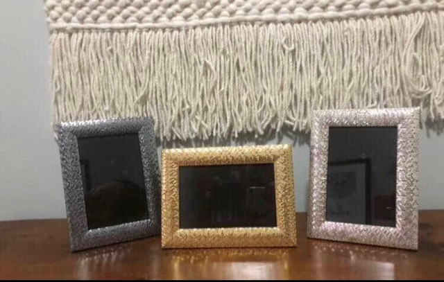 Picture frame set in Home Décor & Accents in North Bay
