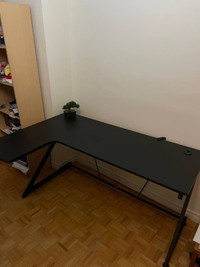 GAMING L TABLE FOR A HUGE SALE