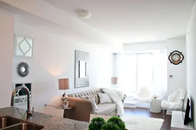 Beautiful 1 Bedroom Plus Den in North Etobicoke close to the airport, highway 427, highway 401. The...