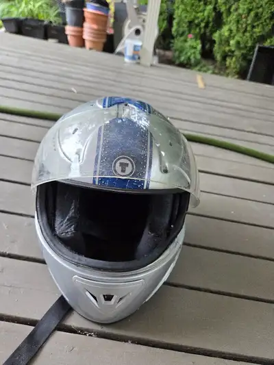 Model-T10, Model-T10, Size -M Motorcycle helmet, some wear and tear. Will need a good clean as it's...