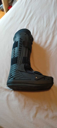 Walking boot cast (Free / Donation)