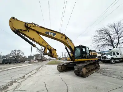 Unit# 7022 Manufacturer: Caterpillar Model: 345C Year: 2007 HRS: 13679 Details: Aux hydraulics Coupl...