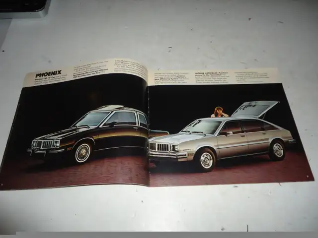 1981  PONTIAC FULL LINE DEALER SALES BROCHURE.CAN MAIL IN CANADA in Arts & Collectibles in Belleville - Image 5