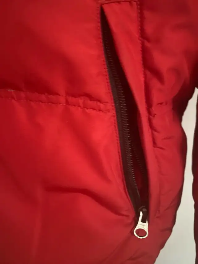 Eddie Bauer Puffer Jacket size L in Men's in Mississauga / Peel Region - Image 4