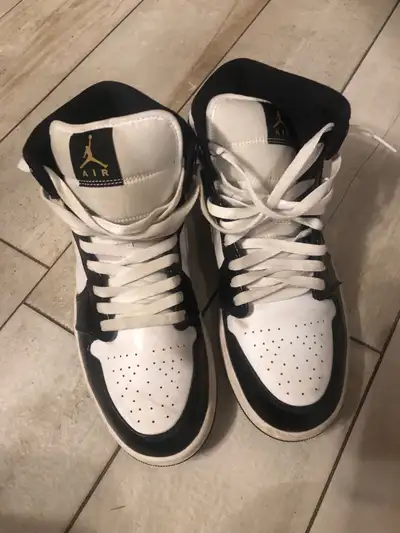 Air Jordan 1 Mid $110 Still new in condition Located west end, View more