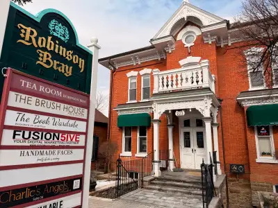 Great office located in the Historic Robinson-Bray House in the heart of Streetsville! Great for a v...