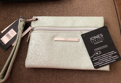 Jones New York Signature Charging Rectangle Wristlet Purse. Light green. Brand New. and very nice. C...