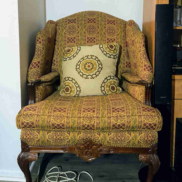 Fauteuil antique / antique armchair dans Chaises, Fauteuils inclinables  à Longueuil/Rive Sud