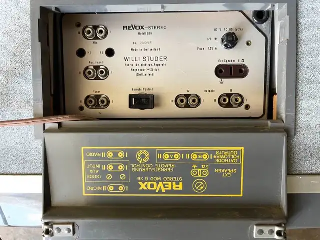 Studer Revox G36 MK3 reel to reel recorder in Stereo Systems & Home Theatre in City of Montréal - Image 3