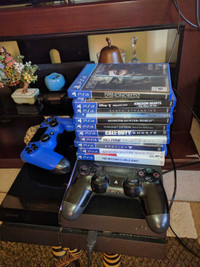 PS4 with 2 controller plus 10 game's 