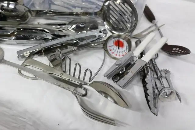 MASSIVE LOAD OF STAINLESS STEEL KITCHEN UTENSILS + FLATWARE in Kitchen & Dining Wares in Mississauga / Peel Region - Image 5