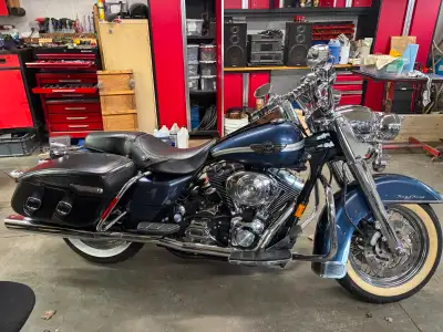2003 Harley Davidson Road King Classic one owner bike with only 20400 km. Like new condition with up...