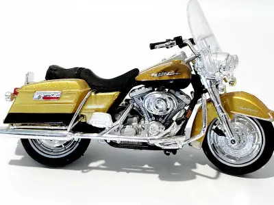 Harley-Davidson Road King 1:18 diecast/plastic Motorcycle model, View more