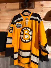 Bruins Jersey # 28