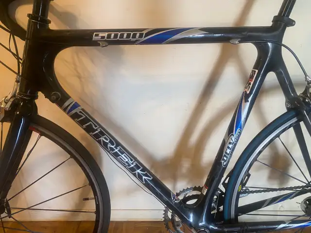 Trek 5000 OCLV Carbon Road Bike in Road in City of Toronto - Image 6