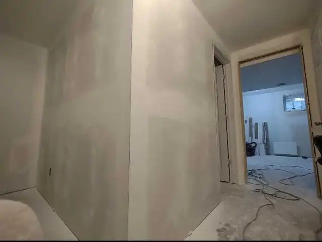 Painting/Drywall/Plastering in Painters & Painting in Hamilton - Image 4