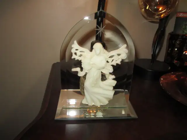 Angel Mirrored Candle Holder in Home Décor & Accents in Nelson - Image 2