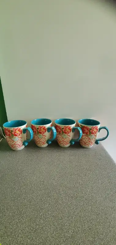 The Pioneer Woman Vintage Floral 26-Ounce Jumbo Latte Mug Set, S, View more