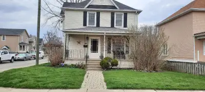 Stylish Private Room With Couch For Rent Welland
