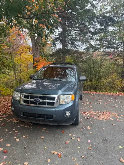 Mvi till may 2026 Comes with new winter tires and extra set of summer tires on rims