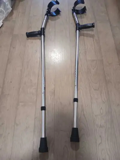 2 forarm crutches,new , View more