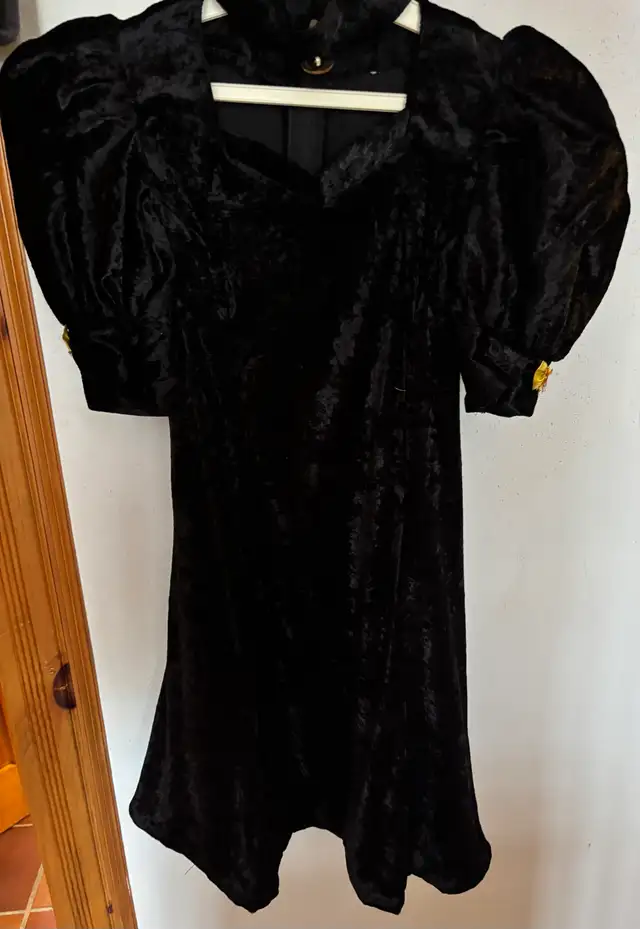 vêtements vintage pour fille in Kids & Youth in City of Montréal - Image 11