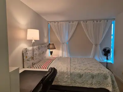 Living yourself 1bedroom &1bath highrise building Surrey Central