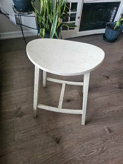 This used stool features a sturdy design and is perfect for adding extra seating to any room.