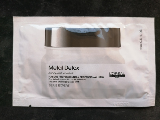 L'Oréal Professionnel Metal Detox Hair Mask Sample in Health & Special Needs in Fredericton