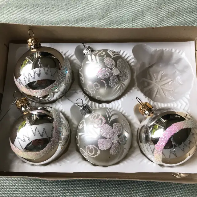 Vintage Polish Glass Christmas Ornaments in Holiday, Event & Seasonal in Ottawa - Image 2