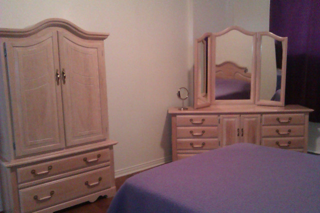 Mobilier de chambre à coucher / Set of bedroom dans Lits et matelas  à Ville de Montréal