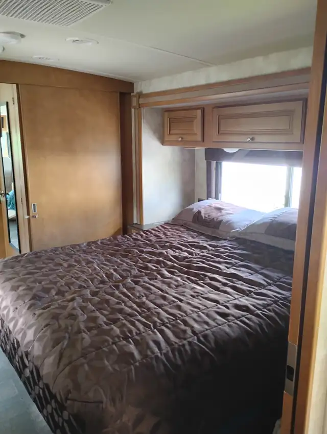 Motorisé clase A Winnebago Itasca Sunstar 35F 2012 in RVs & Motorhomes in Sherbrooke - Image 8