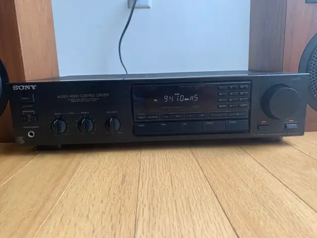 Sony STR-AV220 Stereo Receiver Tuner w/ Realistic Minimus 5 in Stereo Systems & Home Theatre in Markham / York Region - Image 10