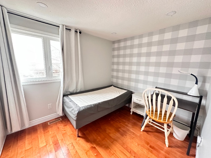 Furnished Private Room for RentOshawaGREAT location. Aug 2023 Room