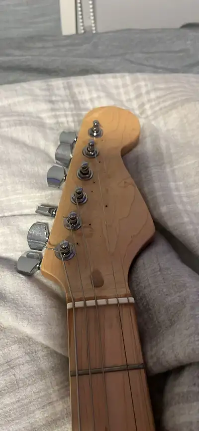 Fender Classic Series ’70s Stratocaster – Natural Ash, View more