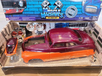 1:18 Diecast Muscle Machines 1949 Mercury w/ Matching 1:64 Incl.