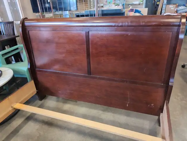 QUEEN SIZE SLEIGH BED FRAME WITH SLATS - in Beds & Mattresses in Delta/Surrey/Langley - Image 4