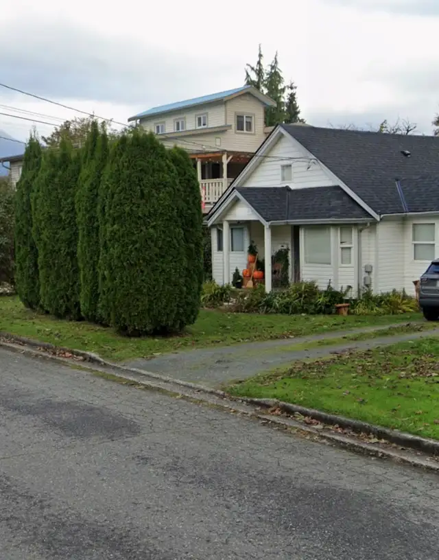 2 beds 1 loft 1 bath entire house for rent