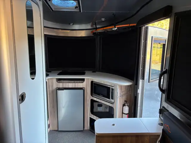 Roulotte Airstream Basecamp 16X in RVs & Motorhomes in Rimouski / Bas-St-Laurent - Image 9