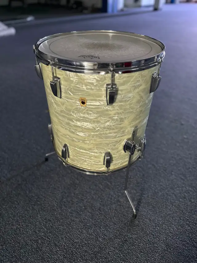 1969 Ludwig Maple “Superbeat” - White Marine Pearl in Drums & Percussion in Hamilton - Image 3