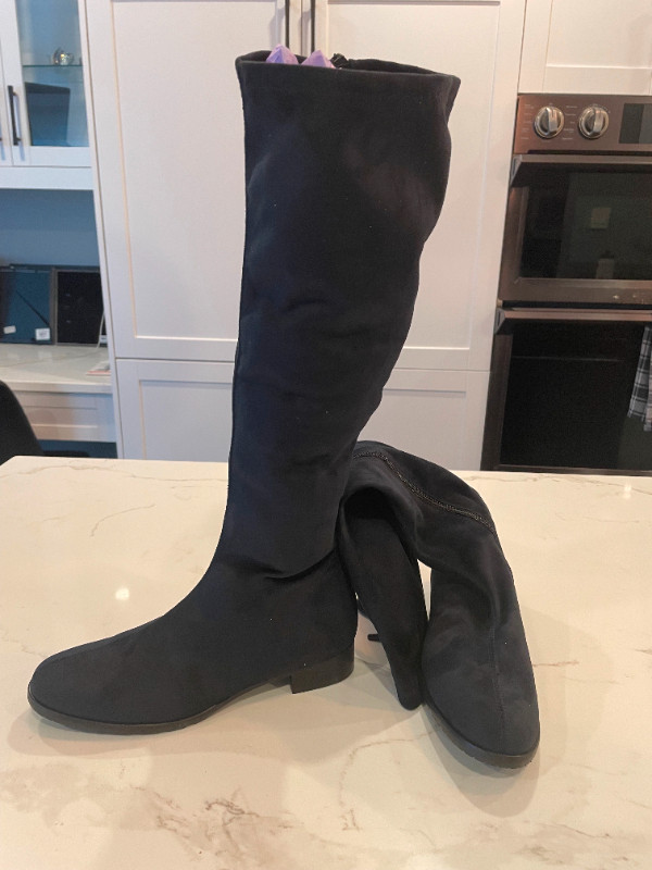 Ron White Navy Stretch Eco Suede Boot Size Euro 38/US 7.5/8 NEW in Women's - Shoes in Markham / York Region - Image 3