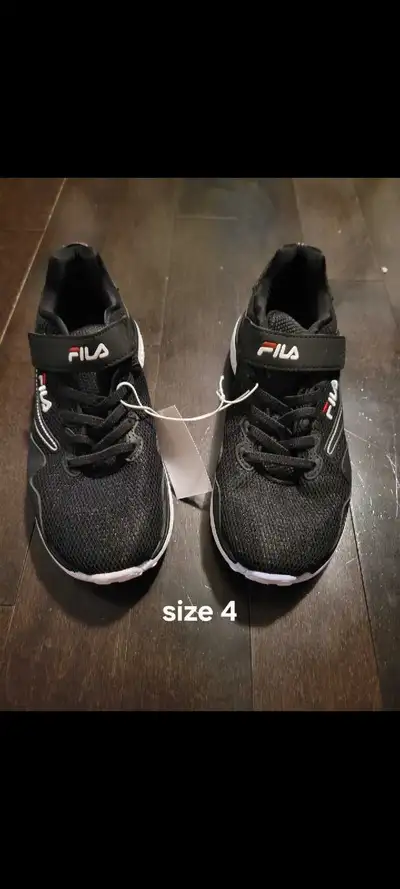 Boys size 4 FILA shoes (new in box), View more