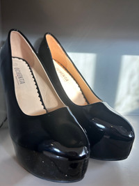 Size 10 black heels 