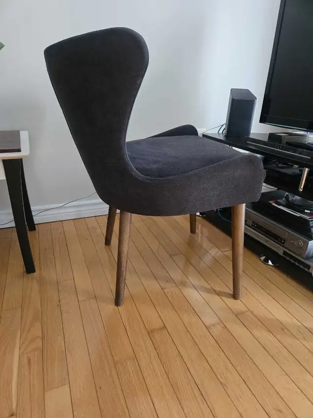 Elegant Chairs in Chairs & Recliners in City of Toronto - Image 7