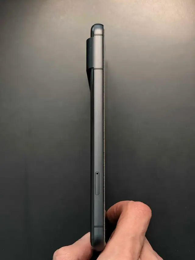 Google Pixel 8 256gb black in Cell Phones in Delta/Surrey/Langley - Image 5