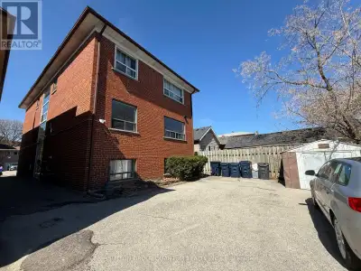 Exceptional investment opportunity in the vibrant and fast-growing community of Mimico! This legal 5...