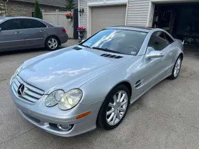 2007 SL Mercedes Benz silver on Black convertible glasstop-mint condition-all highway kilometres-bea...