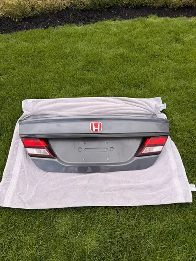2015 Honda Civic Ex Rear trunk Colour code : NH 797M Good condition